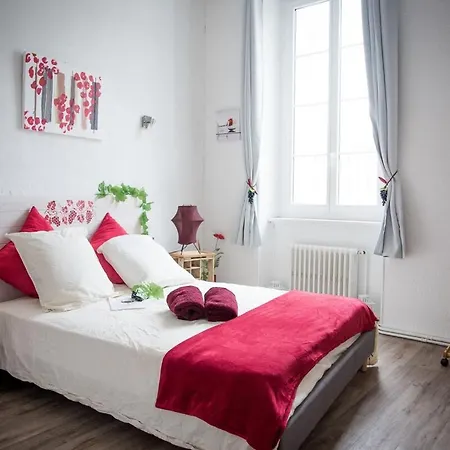 Daire Qualys Vignoble Parking, Square View, Close To *