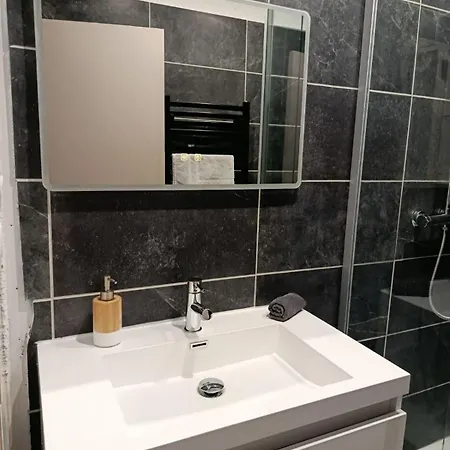 Appartement Qualys Vignoble Parking, Square View, Close To Carcassonne