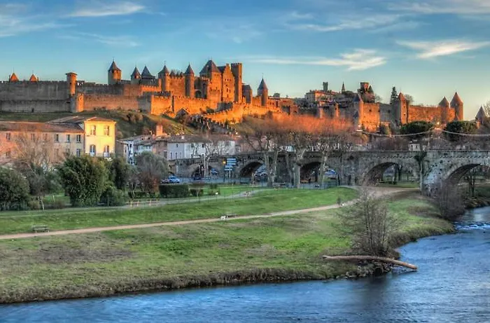 Qualys Vignoble Parking, Square View, Close To Apartamento Carcassonne